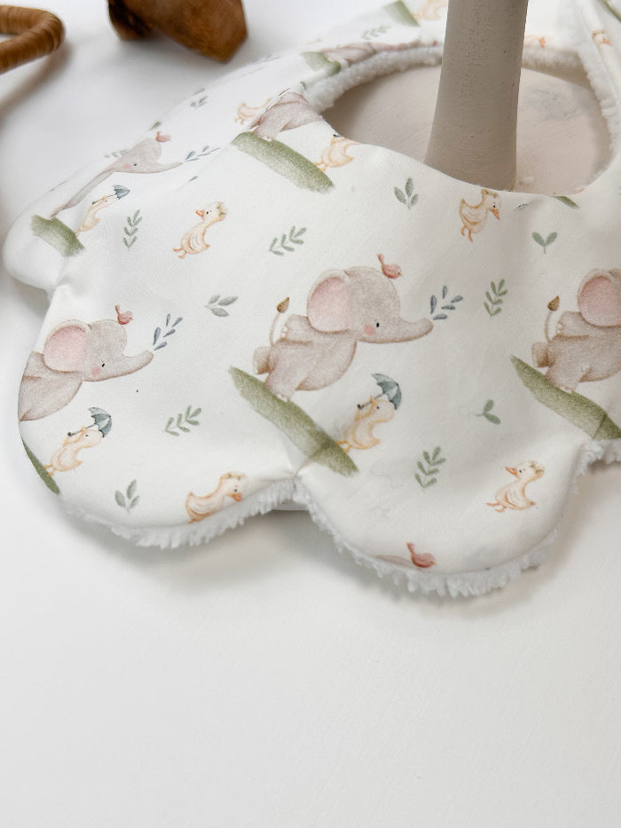Conjunto de babero con lazo a juego Modelo: Elefantito